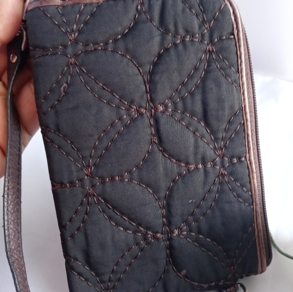FOSSIL. VINTAGE QUILTED WALLET - Picture 5 of 7